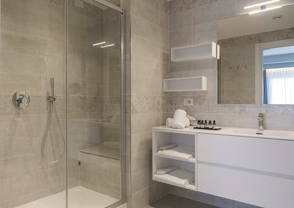 Maritim Resort Calabria - Badezimmer Doppelzimmer (Zimmercodierungen DB1, DBP, DS1 & DSP)