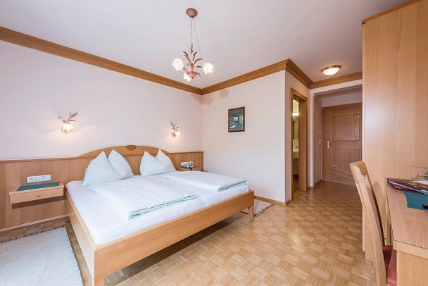 Hotel Gasthof Wachter - Wohnbeispiel Doppelzimmer Asitz (Zimmercodierungen DB1, TB1, EB1 & DC1)