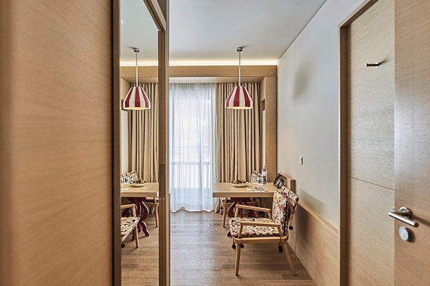 aja Bergresort Werfenweng Hotel - Wohnbeispiel Doppelzimmer Bergseite (Zimmercodierungen DB1 & EC1)