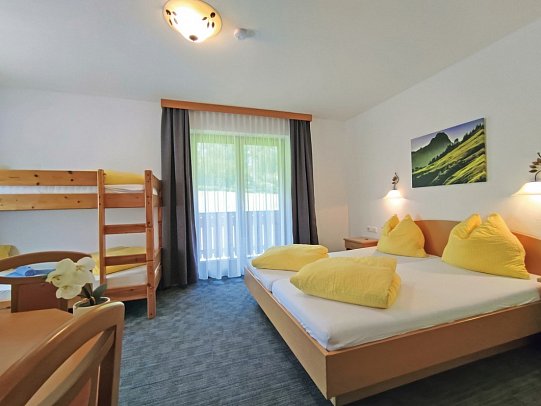 Hotel Wasserfall - Wohnbeispiel Familienzimmer (Zimmercodierung FB1)