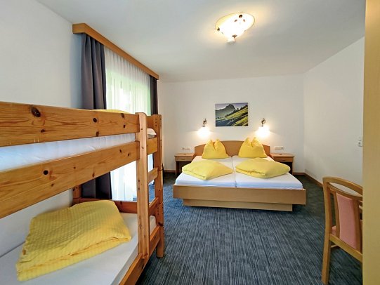 Hotel Wasserfall - Wohnbeispiel Familienzimmer (Zimmercodierung FB1)