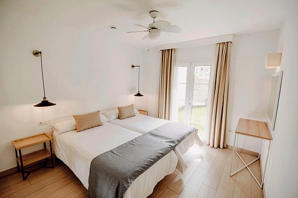 Lagos de Fañabé Beach Resort - Wohnbeispiel Apt. Deluxe 1 Schlafzimmer, untere Etage (Zimmercodierungen AB1, AD1 & AE1)