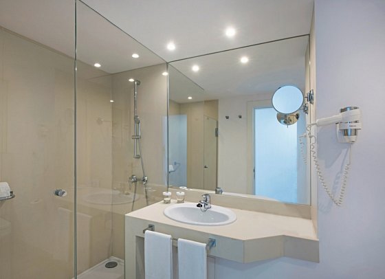Iberostar Waves Bouganville Playa - Wohnbeispiel Doppelzimmer Meerblick (Zimmercodierungen D1M & D2M)