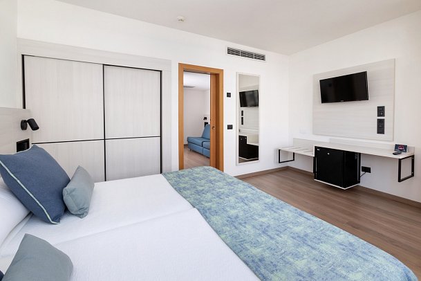 Alexandre Hotel Troya - Wohnbeispiel Familienzimmer (Zimmercodierung FB1)