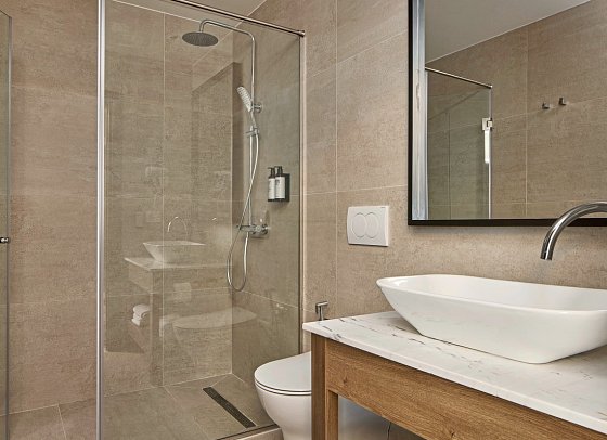 Sol Tropikal Durres - Beispiel Bad Doppelzimmer Gartenblick (Zimmercodierungen DBG, D1G, DBP, D1P, DBM, D1M, DBN & D1N)