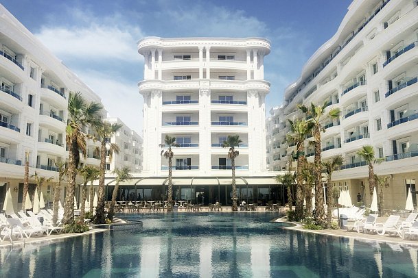 Grand Blue Fafa Resort