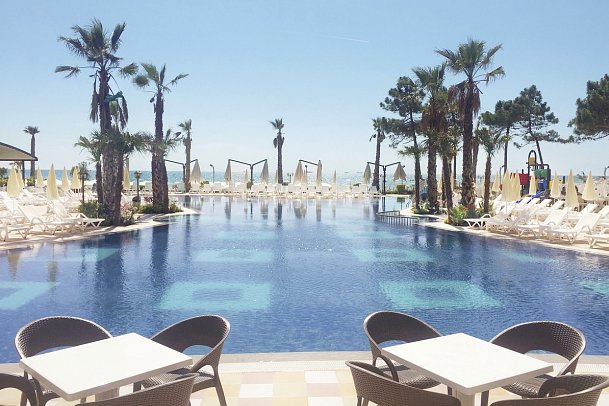 Grand Blue Fafa Resort