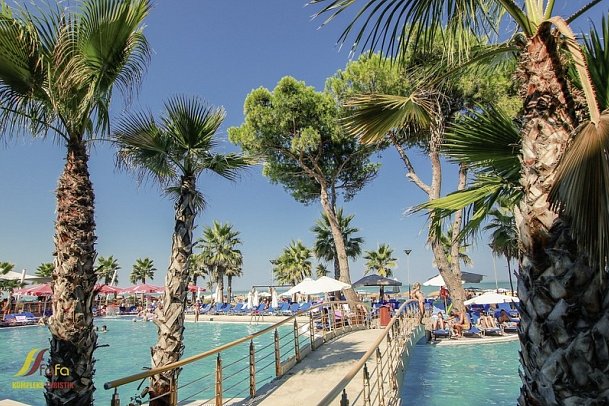 Grand Blue Fafa Resort