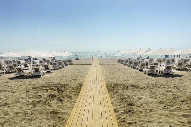 Grand Blue Fafa Resort