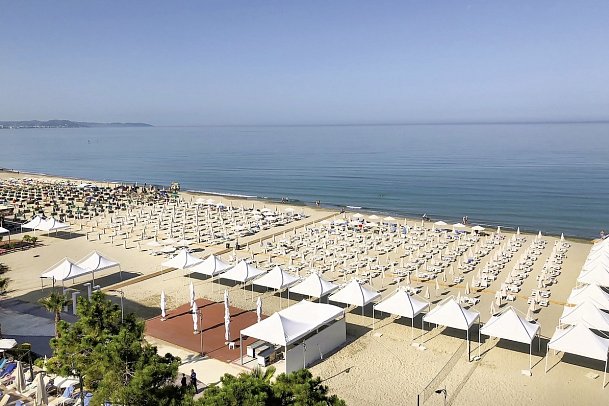 Grand Blue Fafa Resort