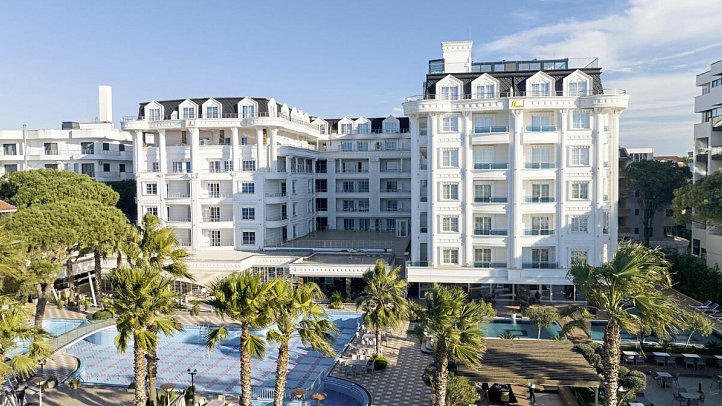 Fafa Premium Hotel