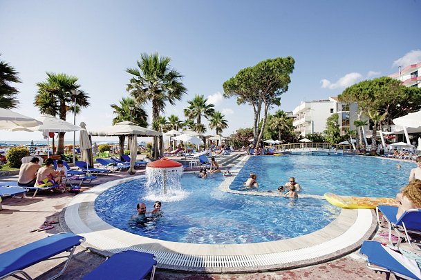 Fafa Premium Hotel