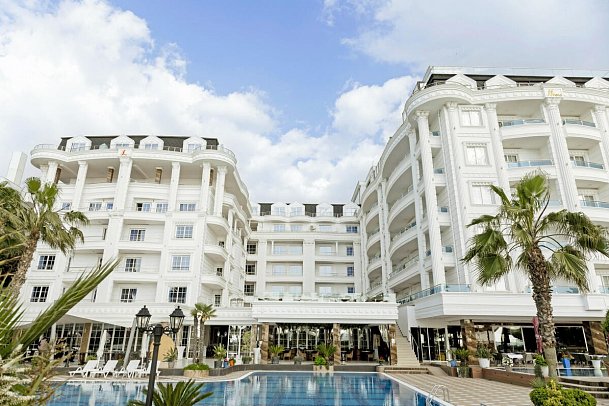 Fafa Premium Hotel