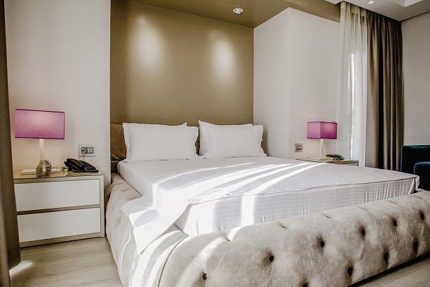 Demi Hotel - Wohnbeispiel Doppelzimmer Deluxe seitl. Meerblick (Zimmercodierungen DDN & DDM)