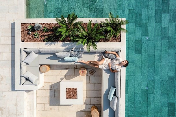 Lazure Hotel & Marina