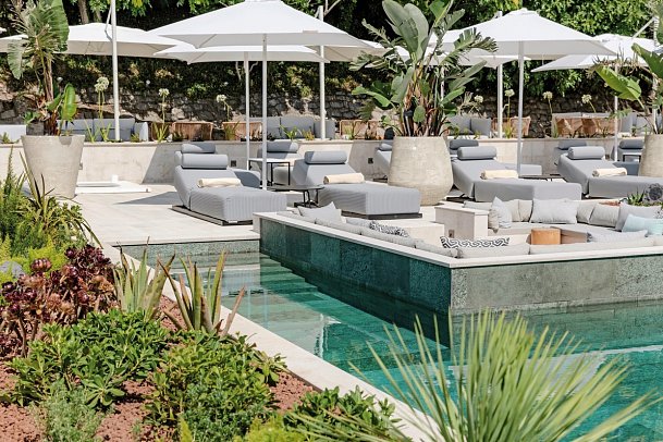 Lazure Hotel & Marina