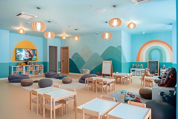 Lazure Hotel & Marina