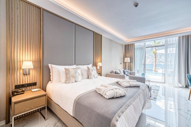 Hyatt Regency Kotor Bay Resort - Wohnbeispiel Doppelzimmer Deluxe Swim-Up