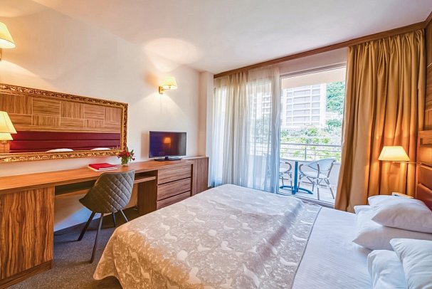 Palas - Wohnbeispiel Doppelzimmer Bergblick (Zimmercodierung D1B)