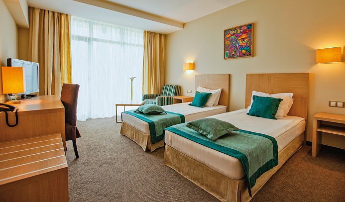 Hotel Balneo & SPA Azalia - Wohnbeispiel Doppelzimmer seitl. Meerblick
