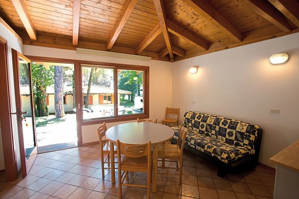 Belvedere Pineta Camping Village - Wohnbeispiel Bungalow Miramare (Zimmercodierung BB1)