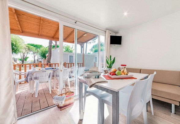 Camping Village Cavallino - Mobilheim Baia Revolution (Zimmercodierung CB6)