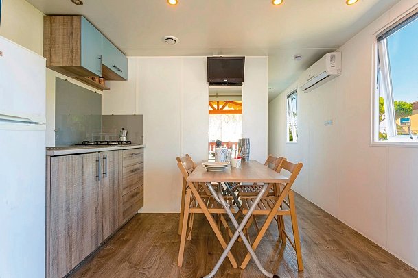 Camping Village Cavallino - Wohnbeispiel Mobilheim Baia Classic New (Zimmercodierung CB3)