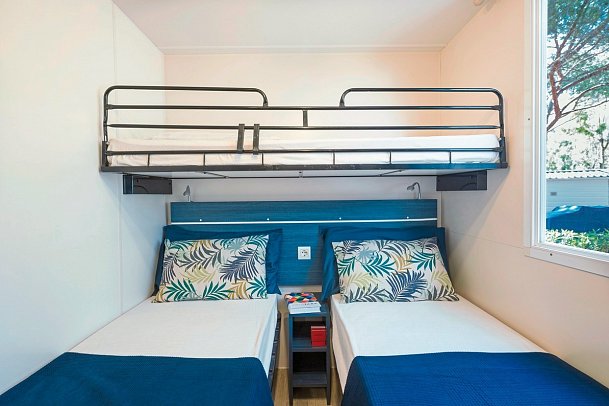 Camping Village Cavallino - Wohnbeispiel Mobilheim Blu Romantic (Zimmercodierung CB4)