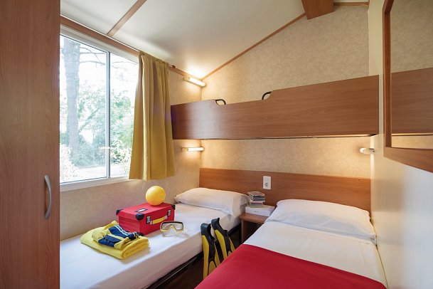 Camping Sabbiadoro - Wohnbeispiel Mobilheim 3/4 Mod F (Zimmercodierungen CB3 & CB4)