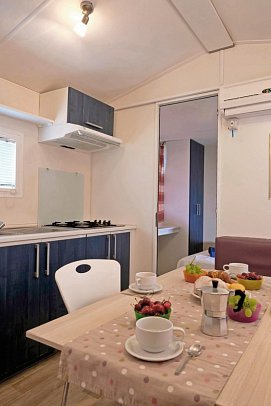 Rosapineta Camping Village (by Happy Camp) - Wohnbeispiel Mobilheim Happy Easy (Zimmercodierung CG1)