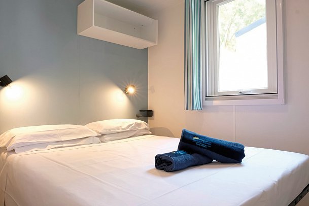 Rosapineta Camping Village (by Happy Camp) - Wohnbeispiel Mobilheim Happy Premium (Zimmercodierung CM1)