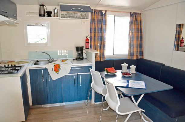 Rosapineta Camping Village (by Happy Camp) - Wohnbeispiel Mobilheim Happy Plus (Zimmercodierung CG2)