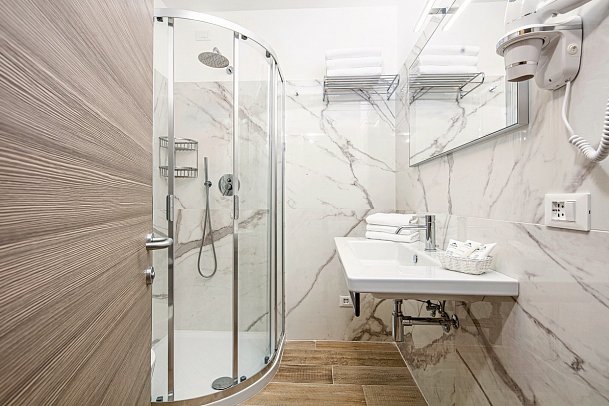 Capitol - Beispiel Bad (Zimmercodierungen DGN & DSN)