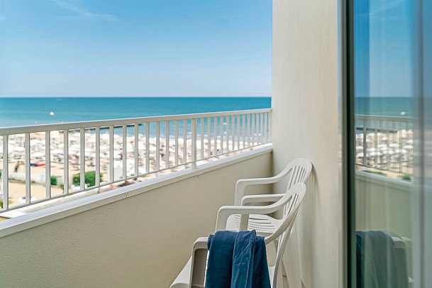 Condor - Beispiel Balkon Doppelzimmer Classic (Zimmercodierungen D1N & D2N)