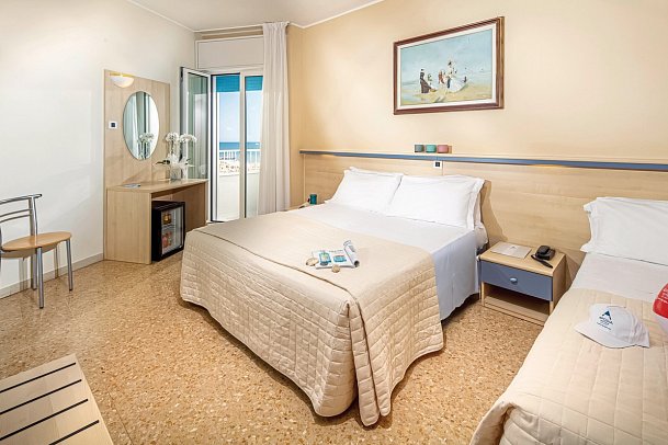 Condor - Doppelzimmer Classic seitl. Meerblick (Zimmercodierungen D1N & D2N)