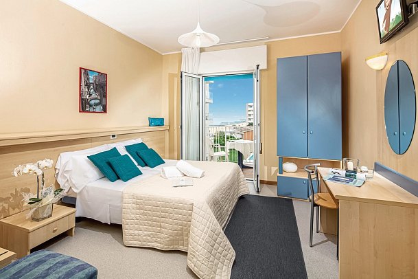 Condor - Doppelzimmer Classic seitl. Meerblick (Zimmercodierung D2N)