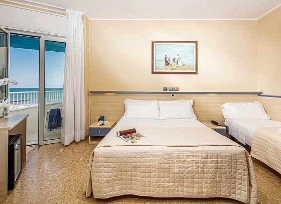 Condor - Doppelzimmer Classic seitl. Meerblick (Zimmercodierungen D1N & D2N)