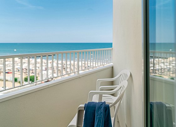 Condor - Beispiel Balkon Doppelzimmer Classic (Zimmercodierungen D1N & D2N)