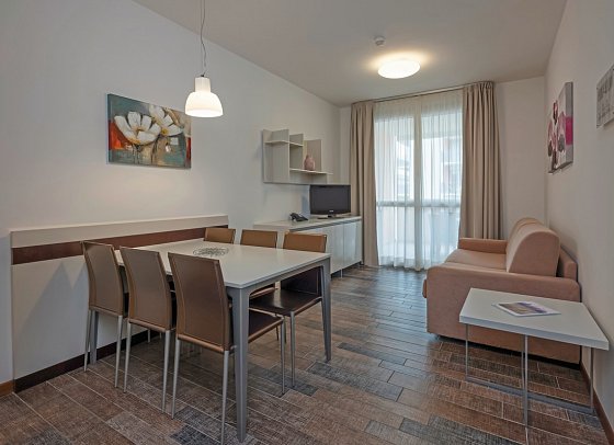 Aparthotel Holiday - Wohnbeispiel Classic Suite (Zimmercodierung AB1)
