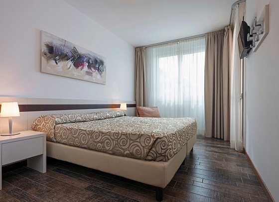 Aparthotel Holiday - Wohnbeispiel Classic Suite (Zimmercodierung AB1)