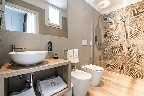 Life Hotel - Beispiel Bad (Zimmercodierungen DB1, DF1 & FV1)