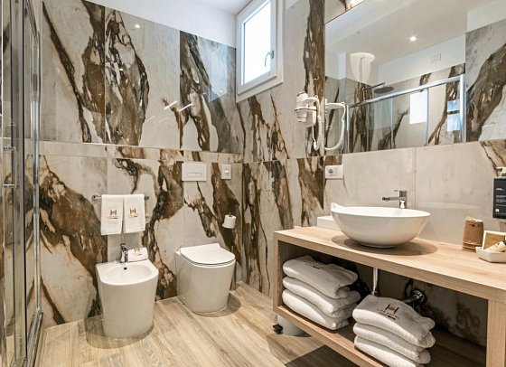 Life Hotel - Beispiel Bad (Zimmercodierung JB1)