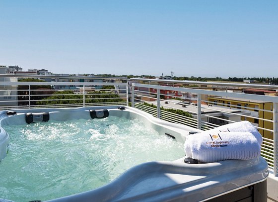 Life Hotel