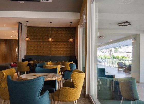 Life Hotel