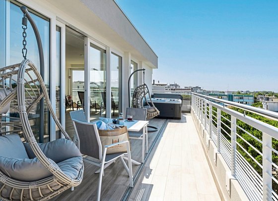 Life Hotel
