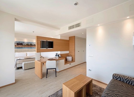Laguna Park Hotel - Wohnbeispiel Juniorsuite Bella Vista (Zimmercodierung JBN)
