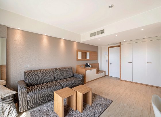 Laguna Park Hotel - Wohnbeispiel Juniorsuite Bella Vista (Zimmercodierung JBN)