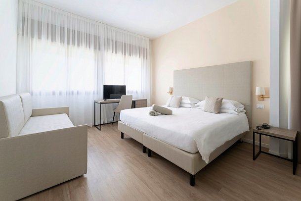 Excelsior - Wohnbeispiel Dreibettzimmer Classic (Zimmercodierung TB1)