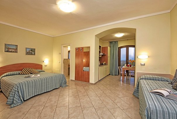 San Rocco Relais - Wohnbeispiel Suite Seeblick und Terrasse (Zimmercodierung AB2)