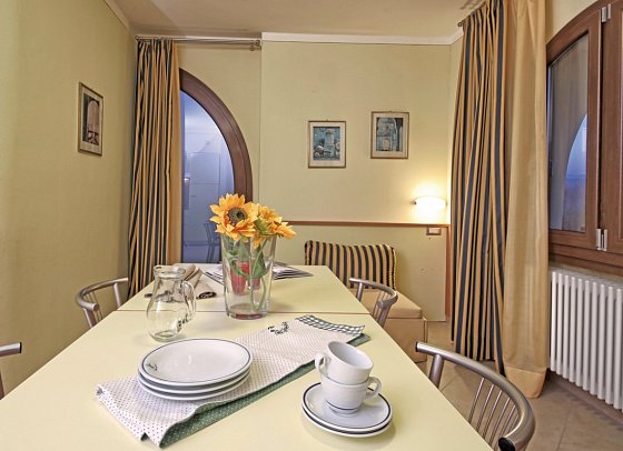 Relais San Rocco - Wohnbeispiel Suite Olivenhainblick und Terrasse (Zimmercodierung SB1)